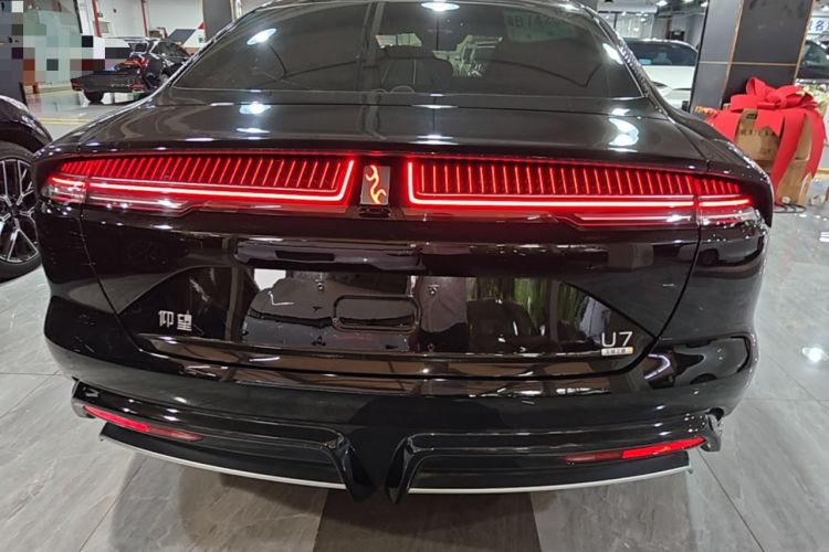 Used Yangwang U7 2025 EV Five-Seat Luxury Edition Rear
