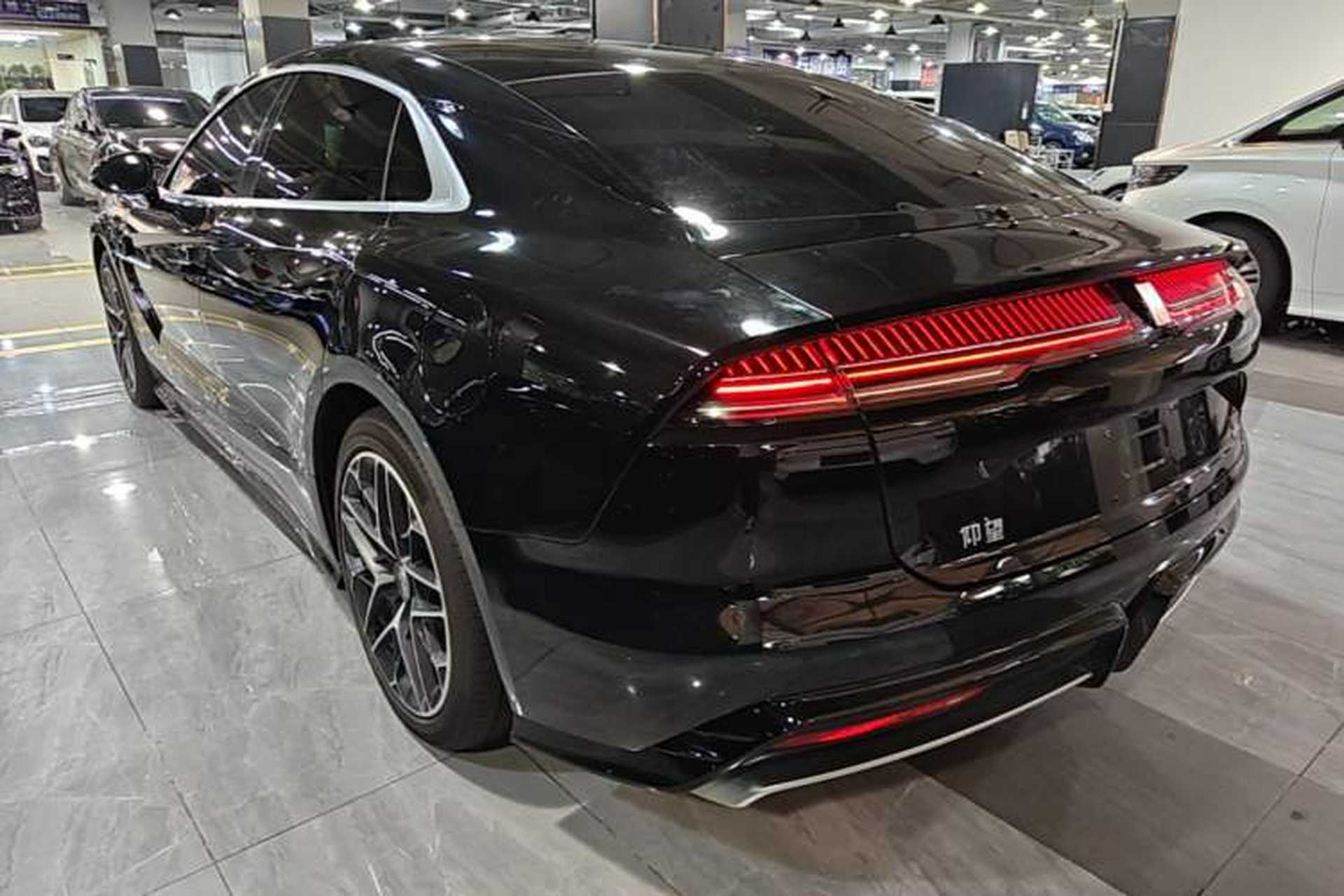 Used Yangwang U7 2025 EV Five-Seat Luxury Edition Rear Left 45 Deg