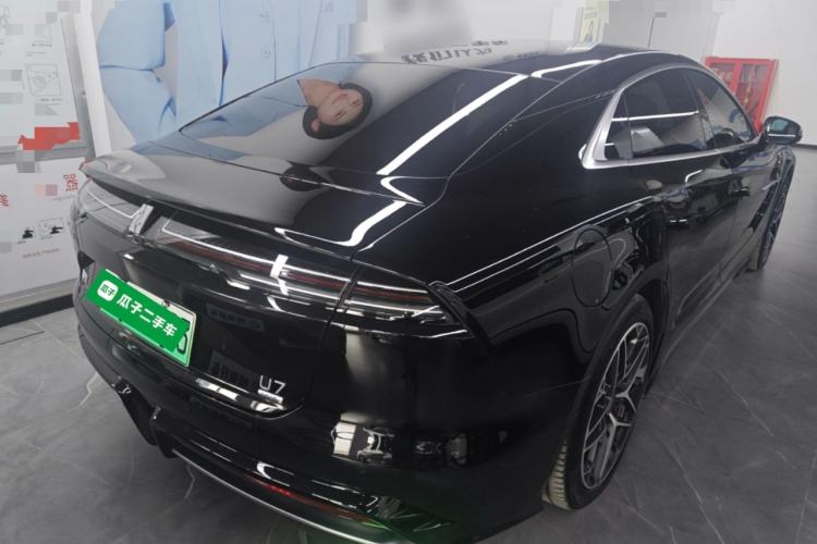 Used Yangwang U7 2025 EV Four-Seat Flagship Edition Rear Right 45 Deg