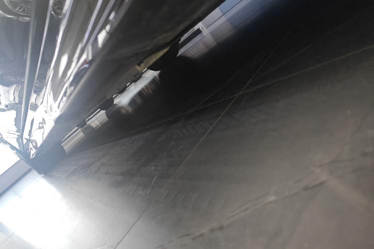 Used Yangwang U7 2025 EV Four-Seat Flagship Edition Right Side Sill