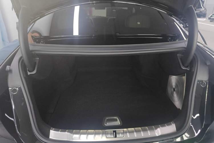 Used Yangwang U7 2025 EV Four-Seat Flagship Edition Trunk