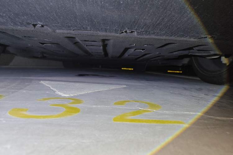Used Yangwang U7 2025 EV Four-Seat Flagship Edition Chassis Front