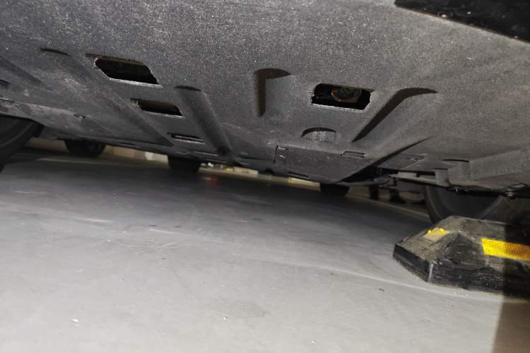 Used Yangwang U7 2025 EV Four-Seat Flagship Edition Chassis Rear