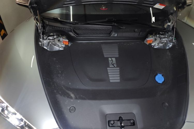 Used Yangwang U7 2025 EV Four-Seat Flagship Edition Engine Bay Right