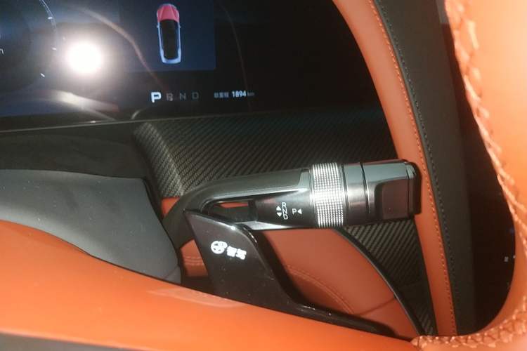 Used Yangwang U7 2025 PHEV Five-Seat Luxury Edition Gear Lever