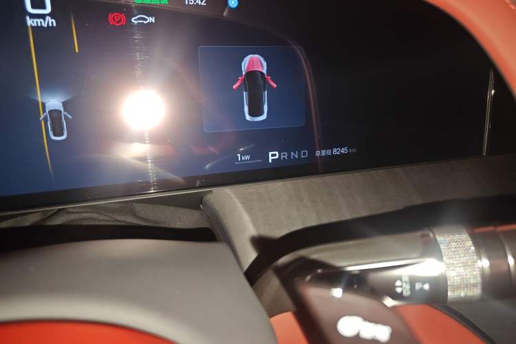 Used Yangwang U7 2025 EV Four-Seat Flagship Edition Odometer Close Up
