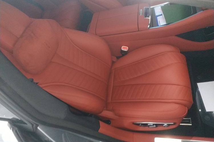 Used Yangwang U7 2025 PHEV Five-Seat Luxury Edition Right Front Seat