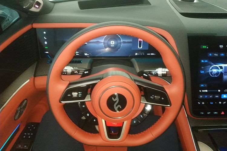 Used Yangwang U7 2025 PHEV Five-Seat Luxury Edition Steering Wheel
