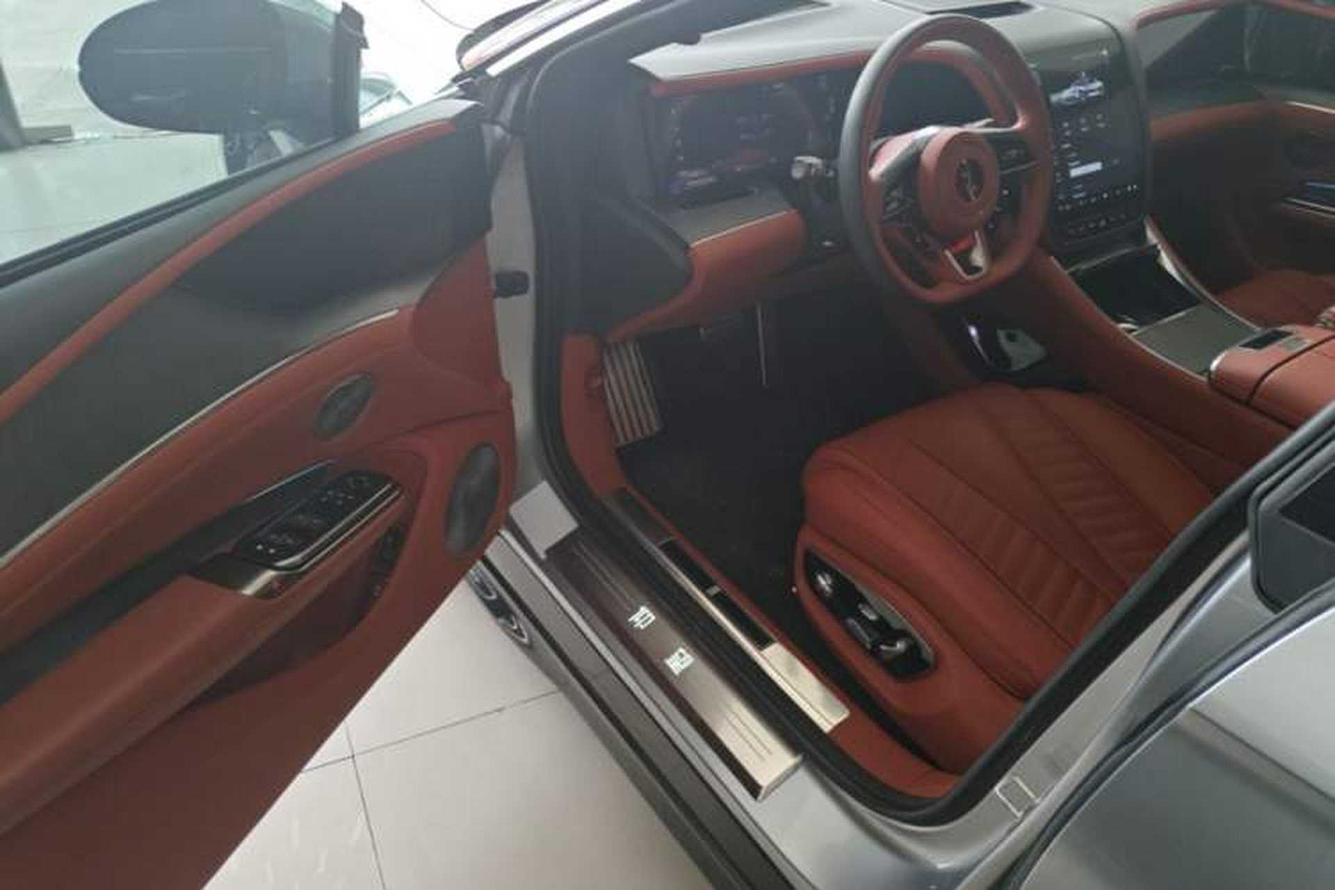 Used Yangwang U7 2025 EV Five-Seat Luxury Edition Driver Seat