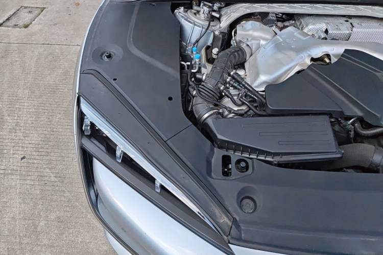 Used Yangwang U7 2025 PHEV Five-Seat Luxury Edition Engine Bay Right