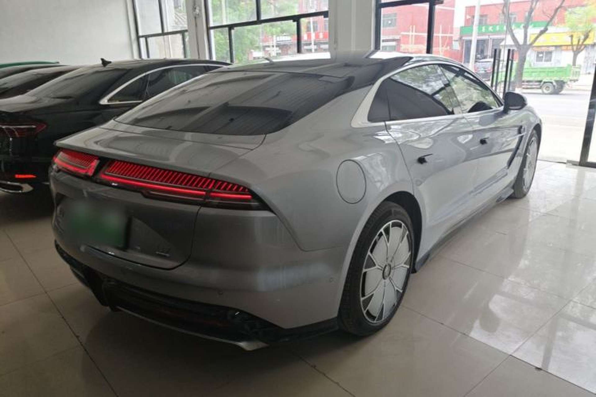Used Yangwang U7 2025 EV Five-Seat Luxury Edition Rear Right 45 Deg