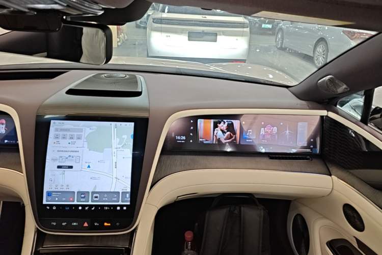 Used Yangwang U7 2025 PHEV Five-Seat Luxury Edition Audio And AC Panel