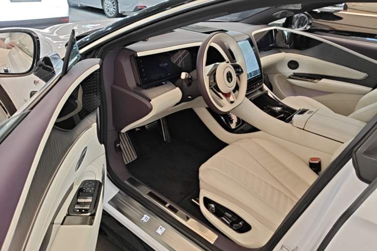 Used Yangwang U7 2025 PHEV Five-Seat Luxury Edition Driver Seat