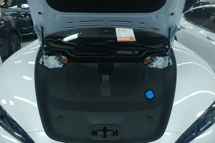 Used Yangwang U7 2025 EV Five-Seat Luxury Edition Engine Bay
