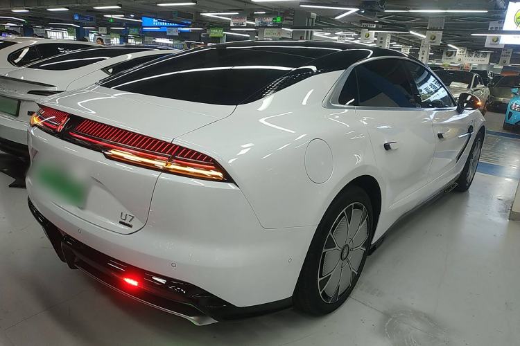 Used Yangwang U7 2025 EV Five-Seat Luxury Edition Exterior 5