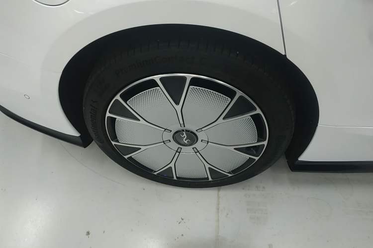 Used Yangwang U7 2025 EV Five-Seat Luxury Edition Exterior 8