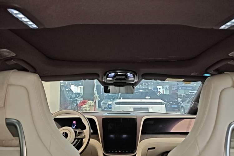 Used Yangwang U7 2025 PHEV Five-Seat Luxury Edition Headliner