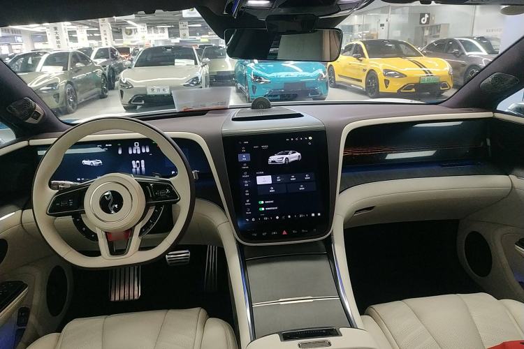 Used Yangwang U7 2025 EV Five-Seat Luxury Edition Interior 2