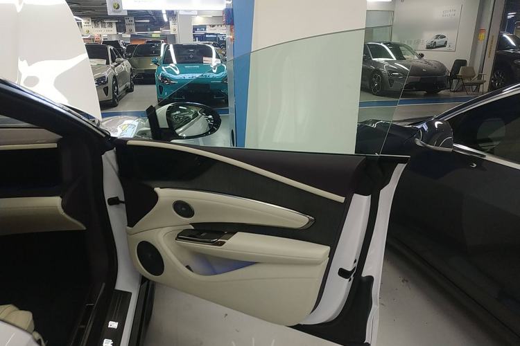 Used Yangwang U7 2025 EV Five-Seat Luxury Edition Interior 5