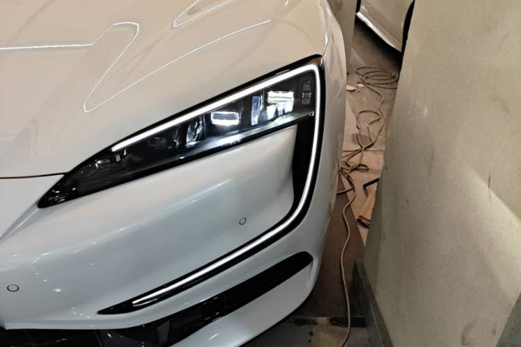 Used Yangwang U7 2025 PHEV Five-Seat Luxury Edition Left Front Headlight