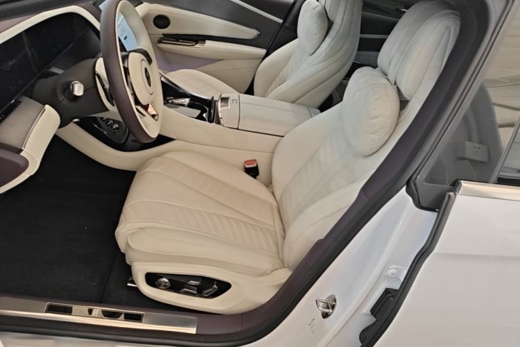 Used Yangwang U7 2025 PHEV Five-Seat Luxury Edition Left Front Seat