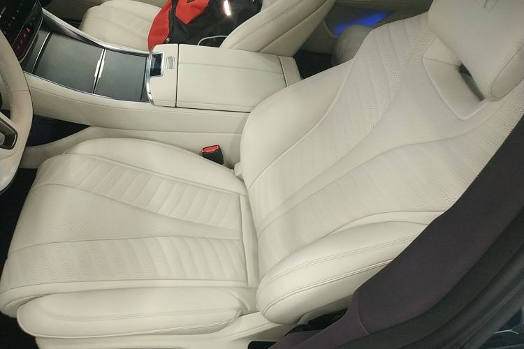 Used Yangwang U7 2025 EV Five-Seat Luxury Edition Left Front Seat