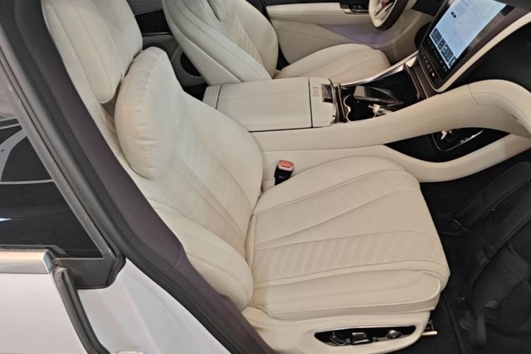 Used Yangwang U7 2025 PHEV Five-Seat Luxury Edition Right Front Seat