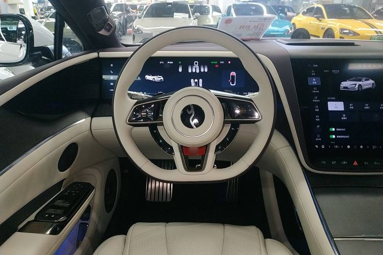 Used Yangwang U7 2025 EV Five-Seat Luxury Edition Steering Wheel