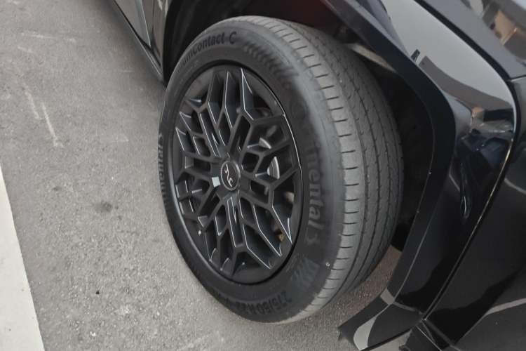 Used Yangwang U8 2023 Luxury Edition Right Front Wheel Hub