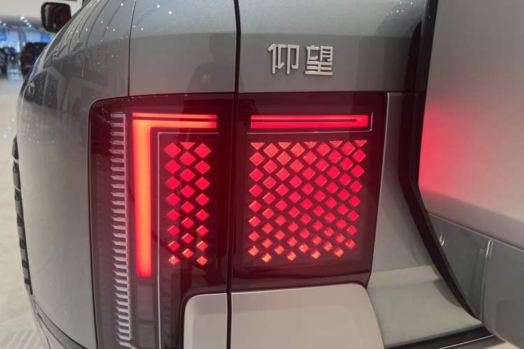Used Yangwang U8 2023 Luxury Edition Exterior 7