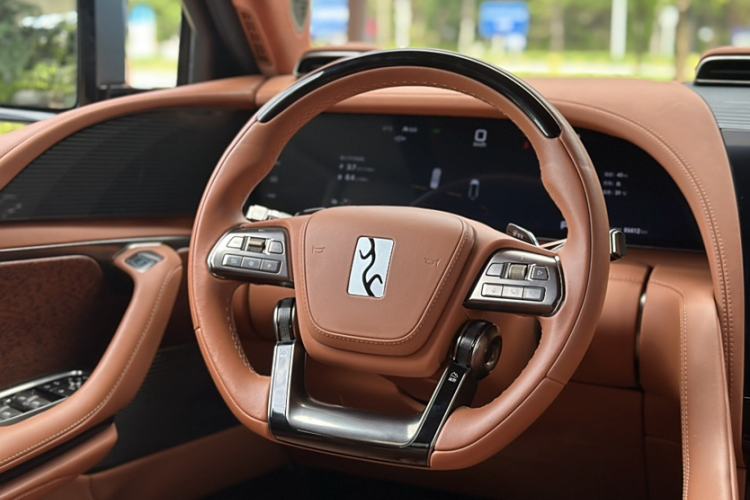 Used Yangwang U8 2023 Luxury Edition Interior 5