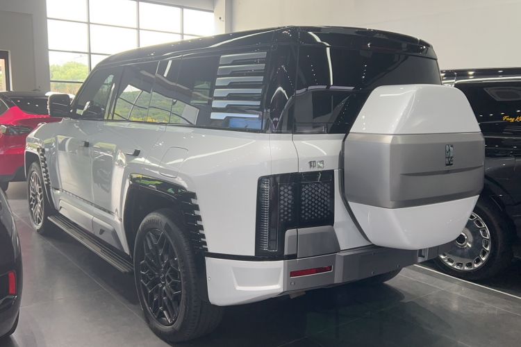 Used Yangwang U8 2023 Luxury Edition Exterior 5