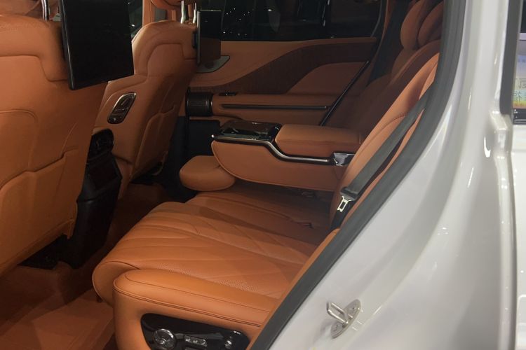 Used Yangwang U8 2023 Luxury Edition Interior 1