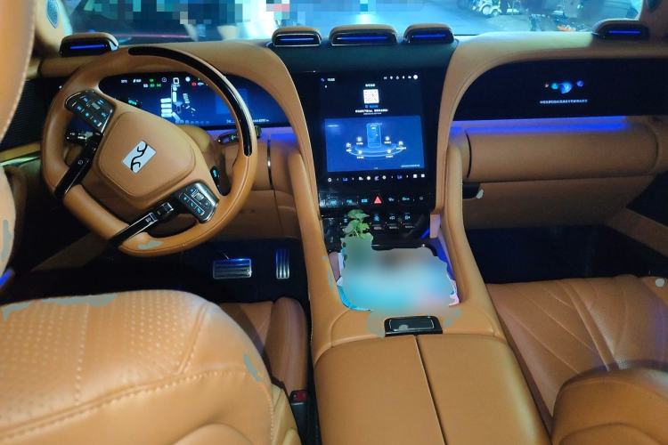 Used Yangwang U8 2023 Luxury Edition Center Console