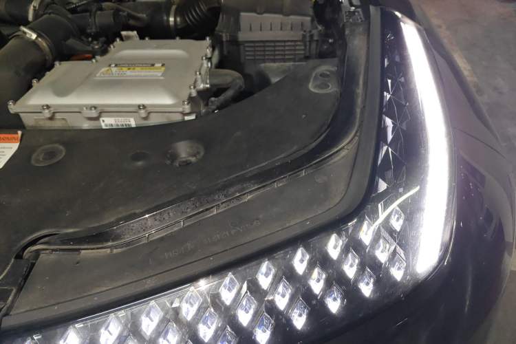 Used Yangwang U8 2023 Luxury Edition Engine Bay Left