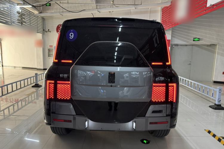 Used Yangwang U8 2023 Luxury Edition Exterior 4