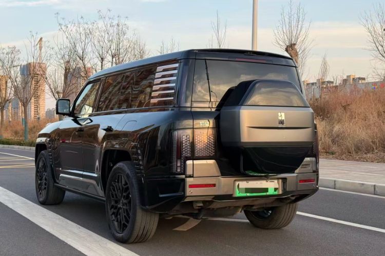 Used Yangwang U8 2023 Luxury Edition Exterior 4