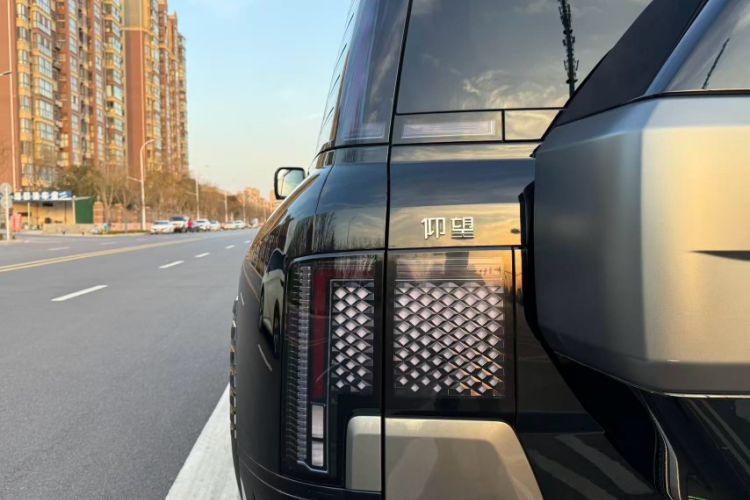 Used Yangwang U8 2023 Luxury Edition Exterior 8