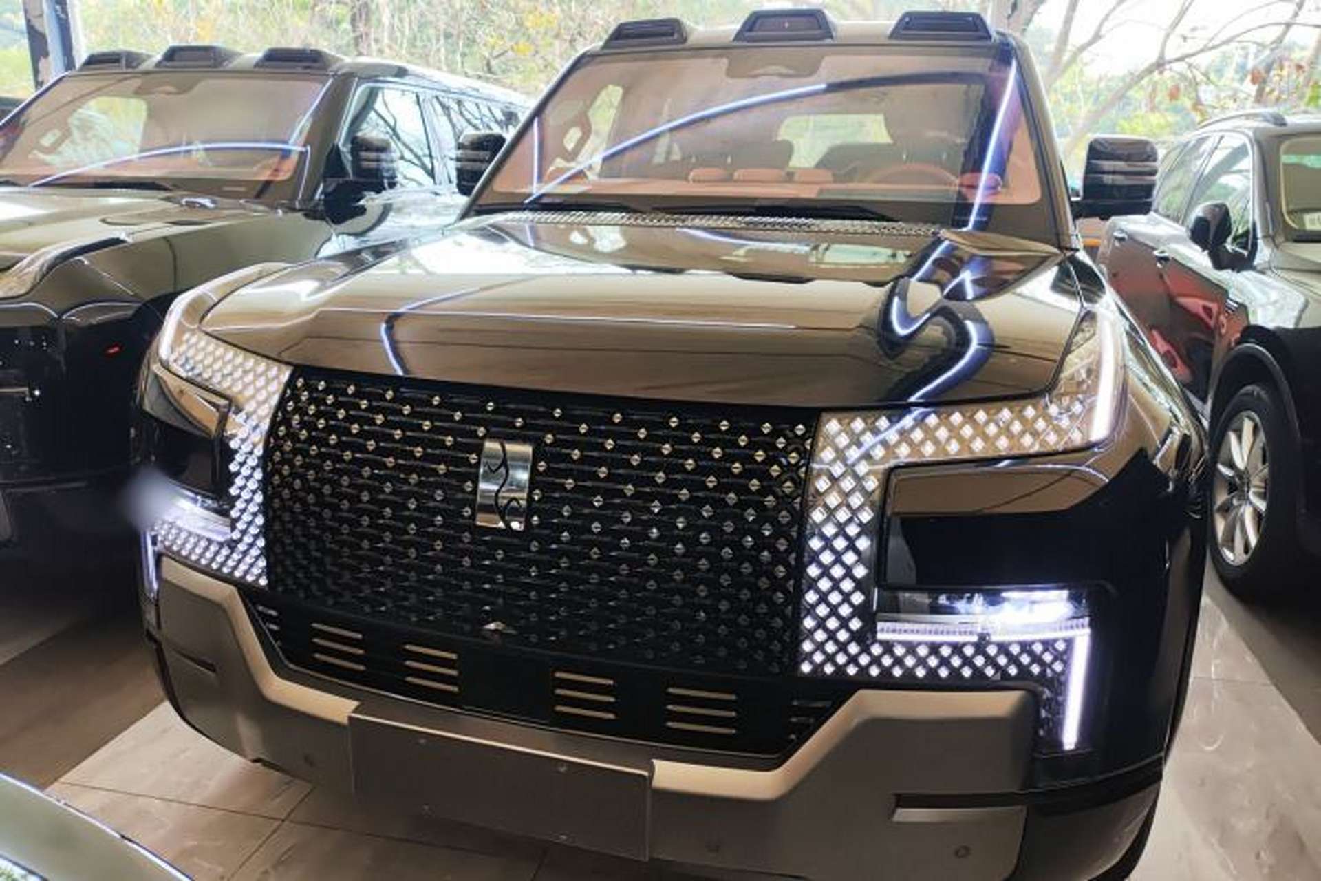 Used Yangwang U8 2023 Luxury Edition Front