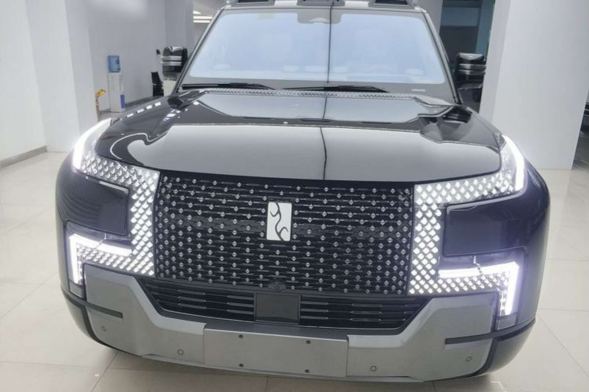 Used Yangwang U8 2023 Luxury Edition Front