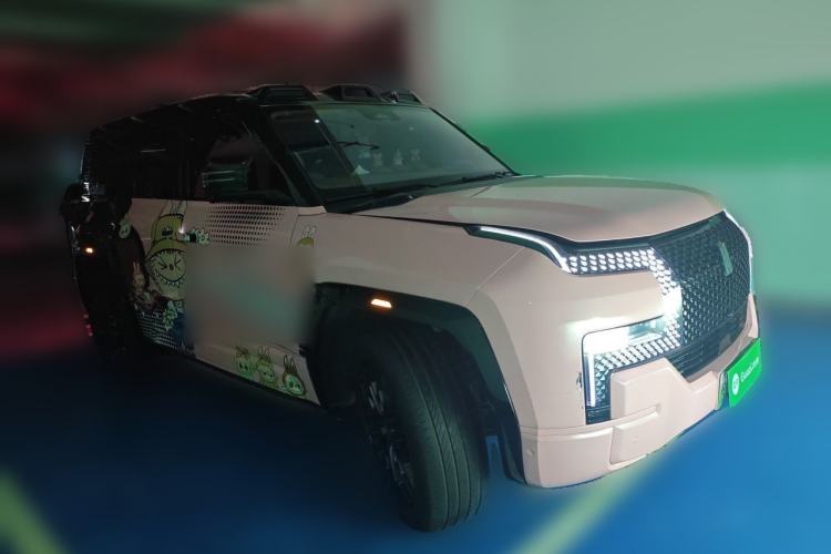 Used Yangwang U8 2023 Luxury Edition Front Right 45 Deg