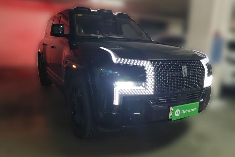 Used Yangwang U8 2023 Luxury Edition Front Right 45 Deg