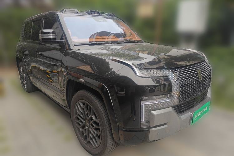 Used Yangwang U8 2023 Luxury Edition Front Right 45 Deg