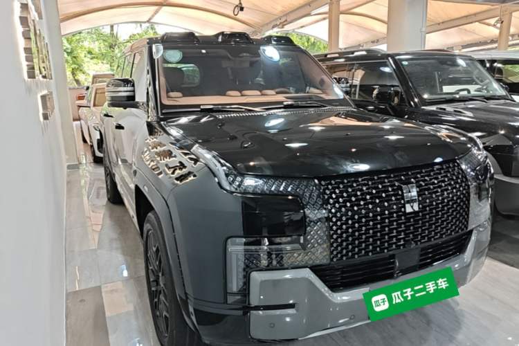 Used Yangwang U8 2023 Luxury Edition Front Right 45 Deg