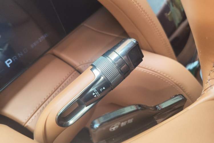 Used Yangwang U8 2023 Luxury Edition Gear Lever