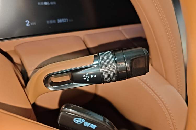 Used Yangwang U8 2023 Luxury Edition Gear Lever