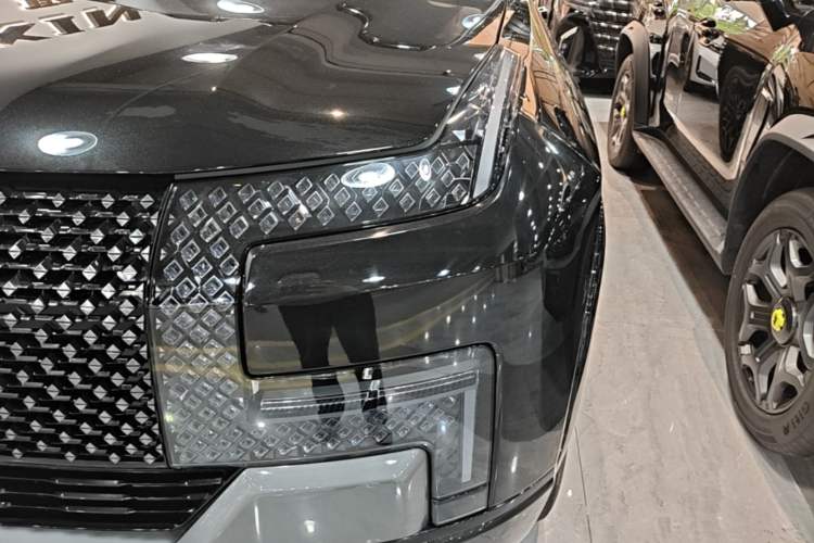 Used Yangwang U8 2023 Luxury Edition Left Front Headlight