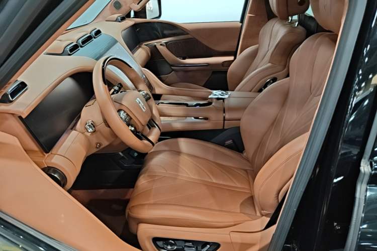 Used Yangwang U8 2023 Luxury Edition Left Front Seat