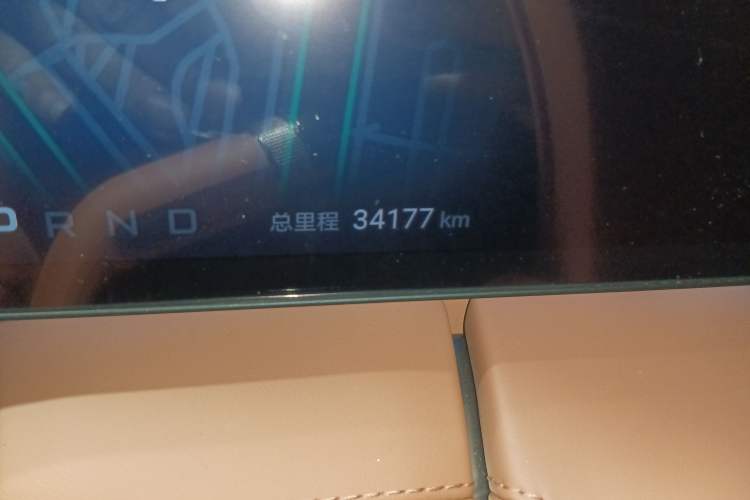 Used Yangwang U8 2023 Luxury Edition Odometer Close Up