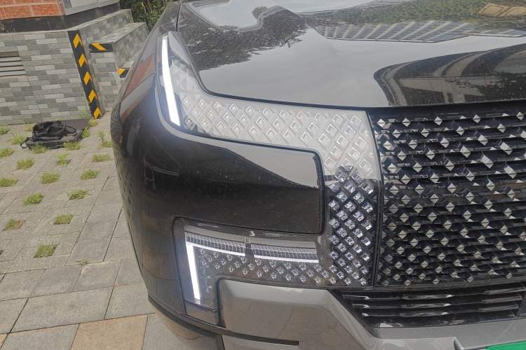 Used Yangwang U8 2023 Luxury Edition Right Front Headlight